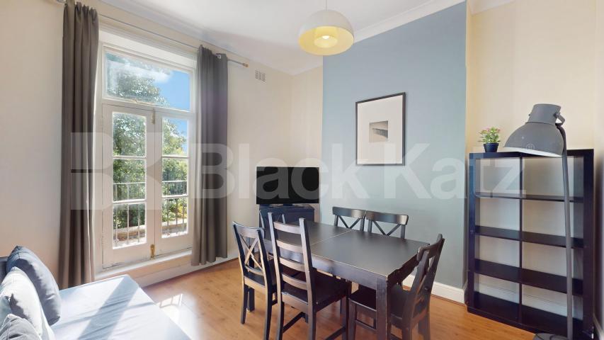 Stylish 3 bedroom flat on quiet residential street in Camden  Rochester Road, Camden